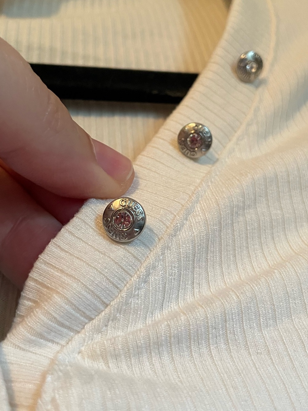 NWT Guess Sz Med Women's Crystal Logo Button Kyla Ribbed Knit Henley Top Ret $59 - Picture 8 of 14